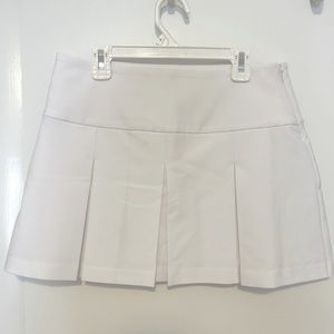 Aritzia Skort NWT size 4